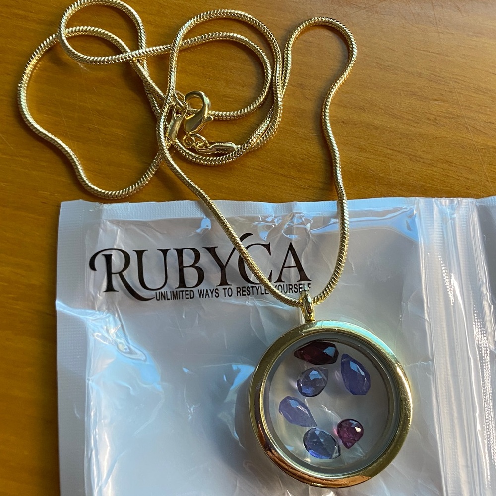 RUBYCA Floating Locket Pendant Necklace – Faceted Tanzanite & Garnet Stones NEW